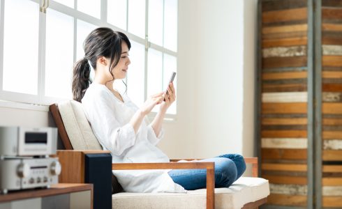 スマホ　女性